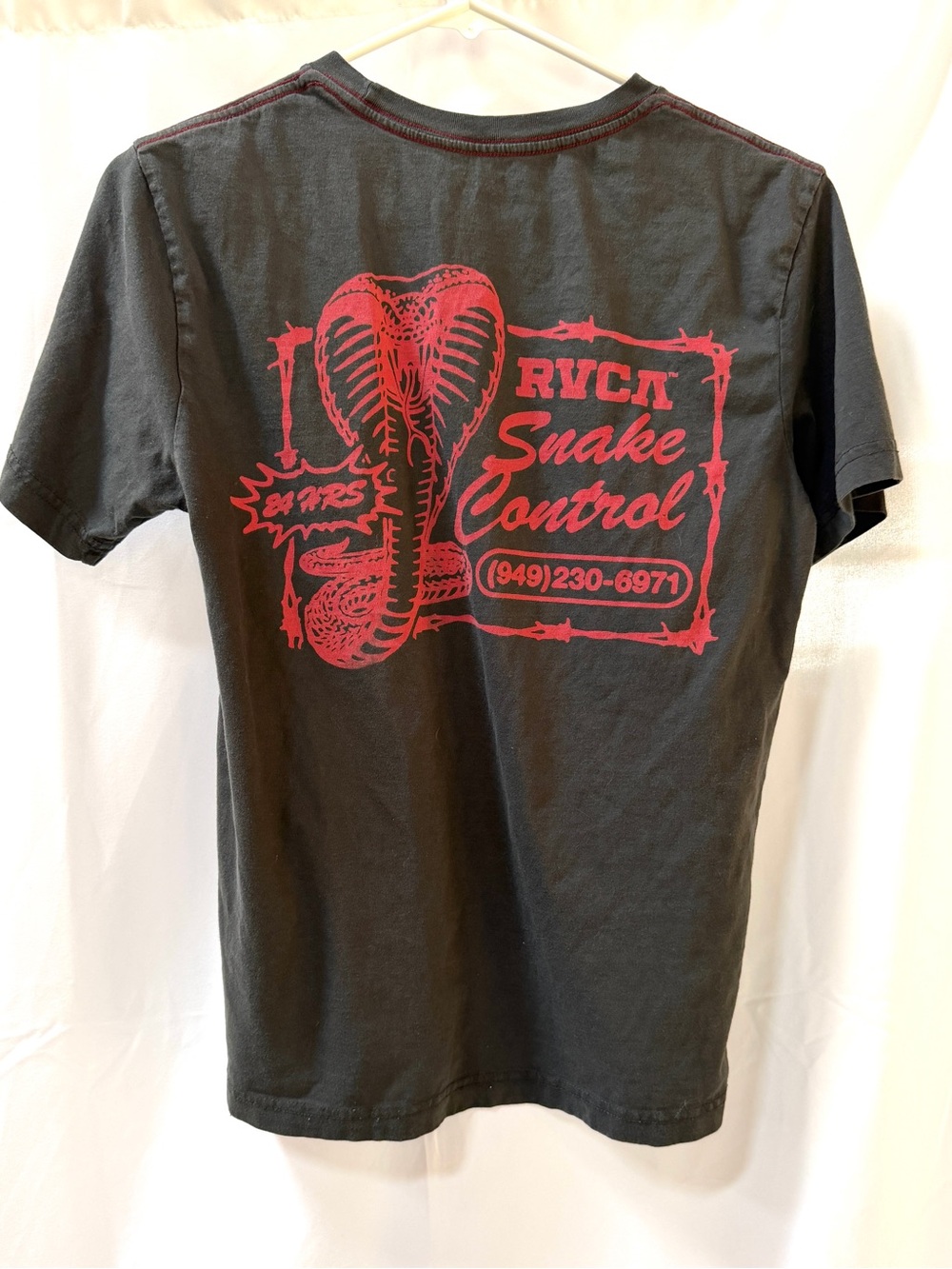 RVCA Snake Control Graphic T-Shirt - Black/Red - Size Boy’s L - Picture 4 of 7